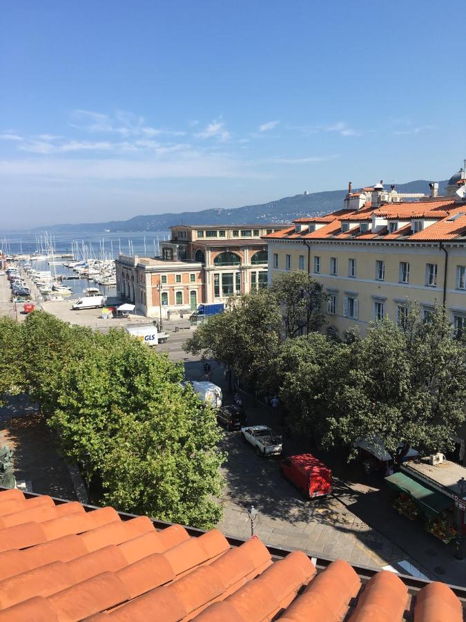Appartement Mansarde Rive à Trieste Extérieur photo